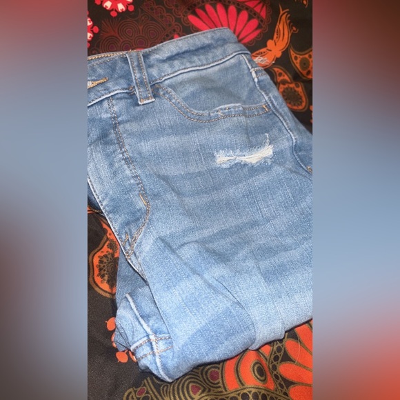 American eagle light wash jeans (size 2) - Picture 3 of 3